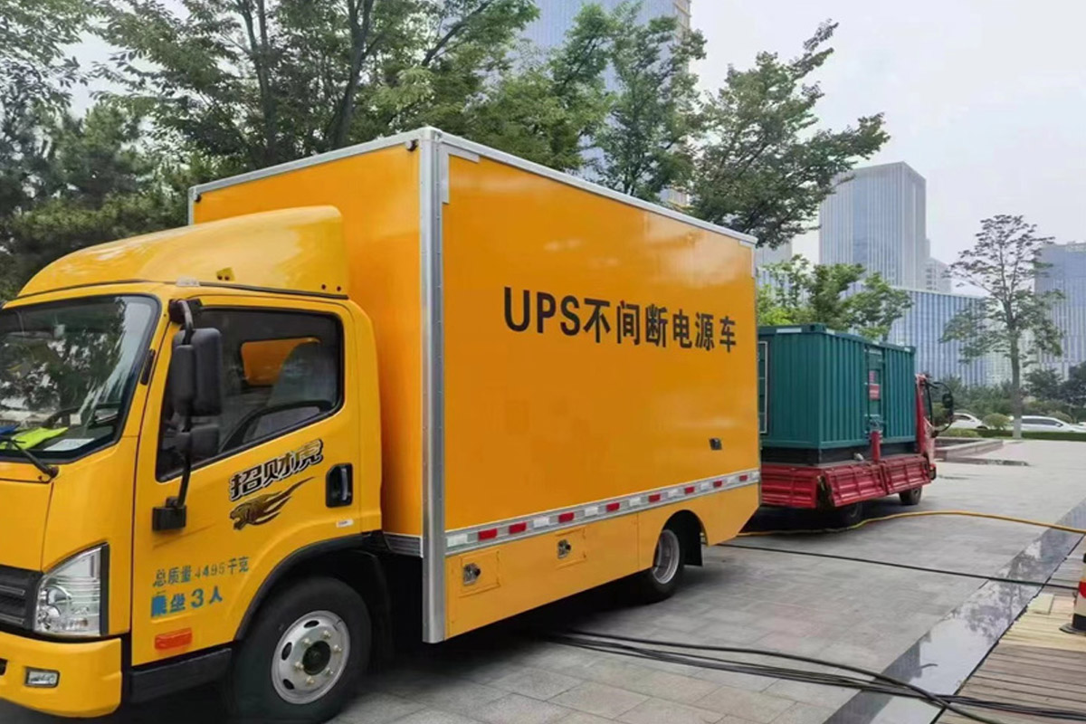 凤庆发电机租赁施工现场